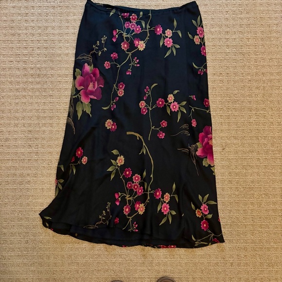 Floral Silk 2 Pièce Black and Pink Women's Dress - Picture 4 of 8